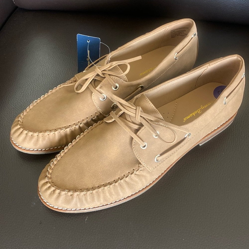 Tommy Bahama NWT Tan Women’s Loafers Size 7 8 9 available
